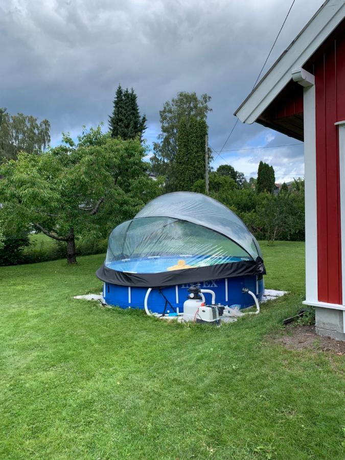 Sjarmerende Gjestehus Med Stor Hage I Sandvika Extérieur photo
